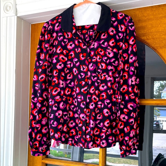 kate spade Tops - Kate spade silk patterned blouse size 8
